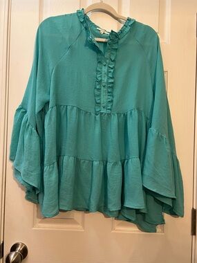 🦋 Beautiful easel Teal Ruffle Tiered Peasant Blouse size large